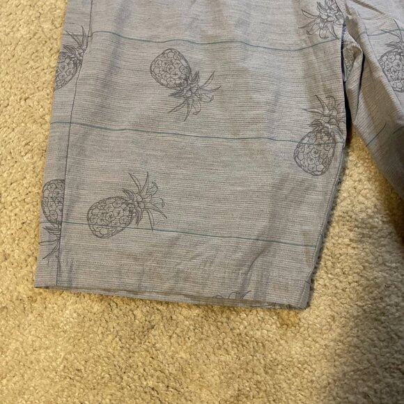 Travis Mathew Golf Shorts Mens 36 Gray Pineapple AOP Striped Beach Summer Preppy - Picture 4 of 9